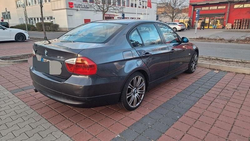 Gebraucht BMW 318 143 PS (105 kW) 2007 Grau Limousine
