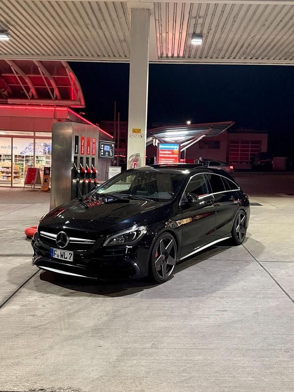 Schwarz Gebraucht 2016 Mercedes CLA45 AMG AMG Kombi | 23.000 € (Fairer Preis) - Bild 1/2