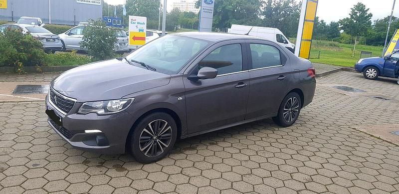Braun Gebraucht 2017 Peugeot 301 Limousine | 3.800 € - Bild 1/4