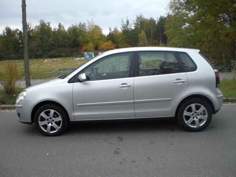 Silber Gebraucht 2008 VW Polo Limousine | 2.200 € (Guter Preis) - Bild 1/4