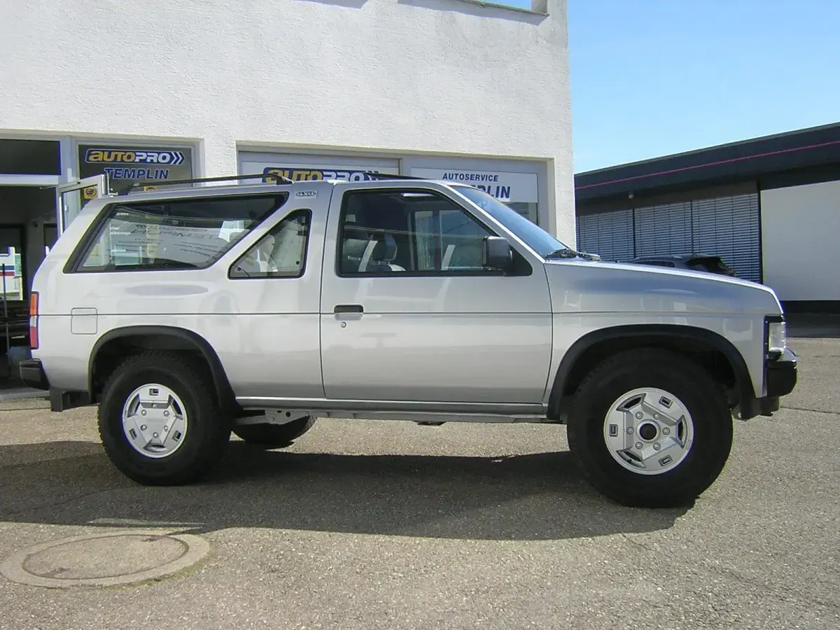 Gebraucht Nissan Terrano 103 PS (75 kW) 1988 Silber SUV