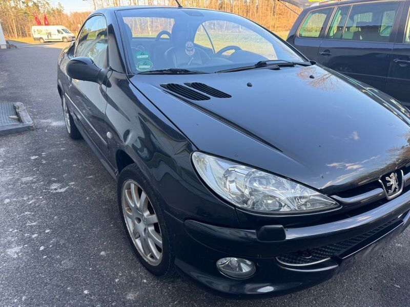 Schwarz Gebraucht 2003 Peugeot 206 CC Platinum Cabrio | 650 € (Superpreis) - Bild 1/4