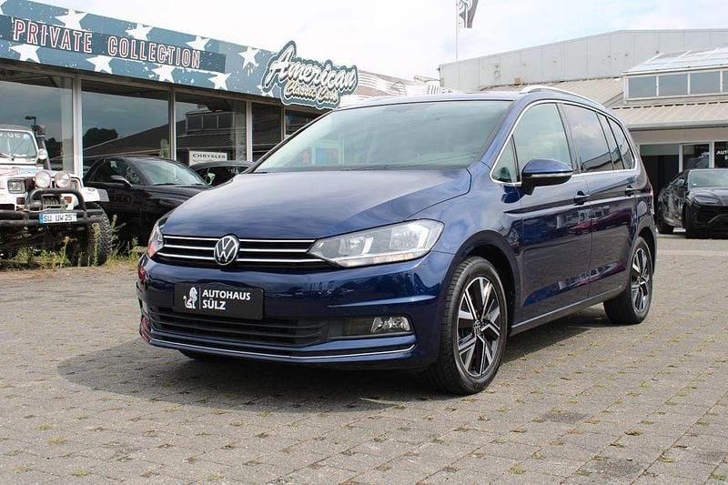 Blau Gebraucht 2021 VW Touran IQ Drive Van / Kleinbus | 25.999 € (Guter Preis) - Bild 1/4