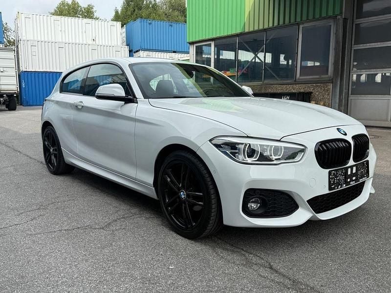 Weiß Gebraucht 2015 BMW 120 M Sport Kleinwagen | 12.990 € (Guter Preis) - Bild 1/4