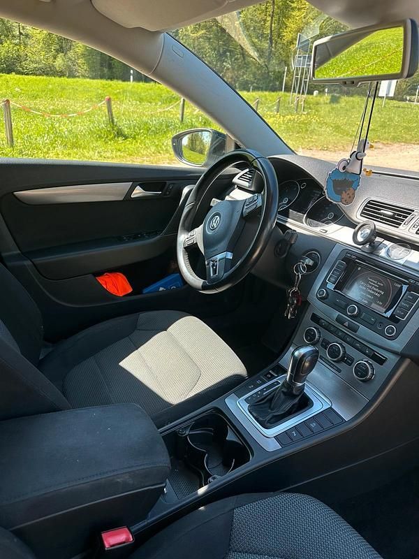 Second-hand VW Passat 140 CP (102 kW) 2013 Negru Break