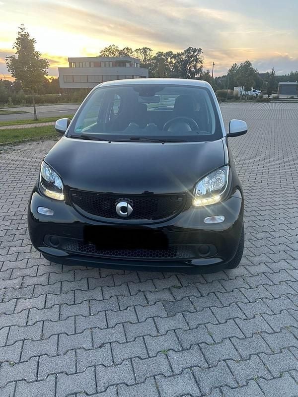 Schwarz Gebraucht 2019 Smart ForFour Limousine | 12.000 € (Guter Preis) - Bild 1/4