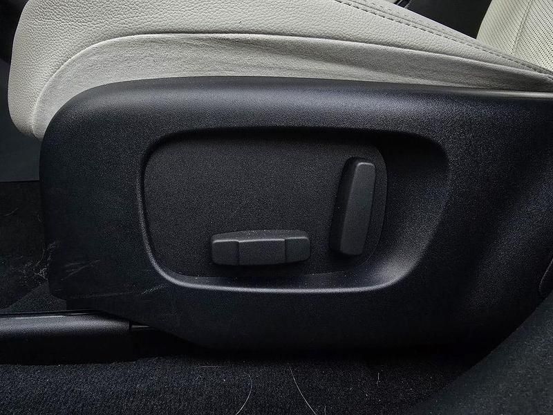 Gebraucht Land Rover Range Rover Velar HSE Dynamic 241 PS (177 kW) 2017 Grau SUV