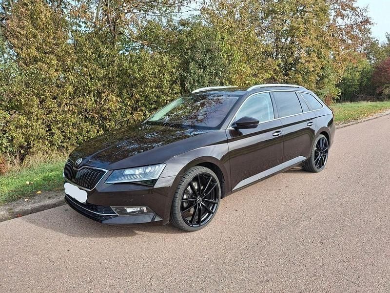 Gebraucht Skoda Superb Style 179 PS (131 kW) 2017 Braun Kombi