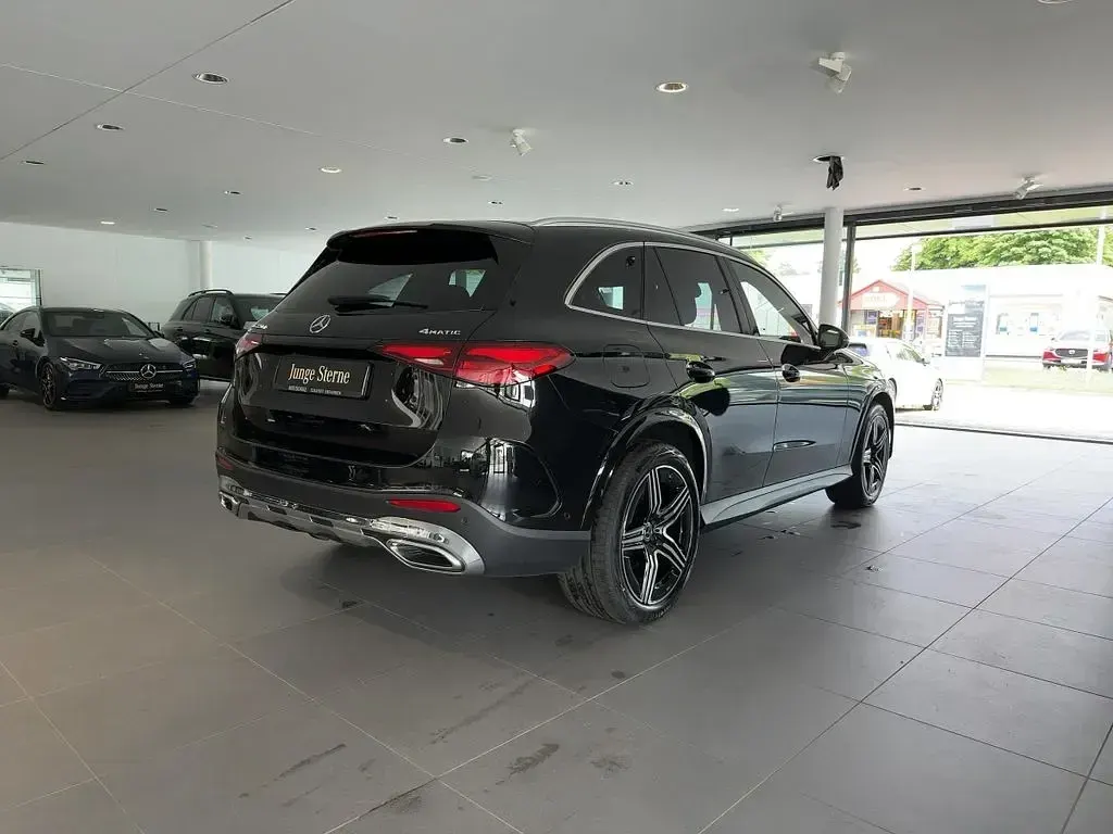 Gebraucht Mercedes GLC220 AMG 197 PS (144 kW) 2025 Schwarz SUV