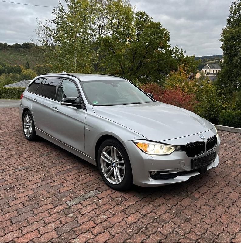 Silber Gebraucht 2014 BMW 320 Kombi | 10.800 € (Superpreis) - Bild 1/4