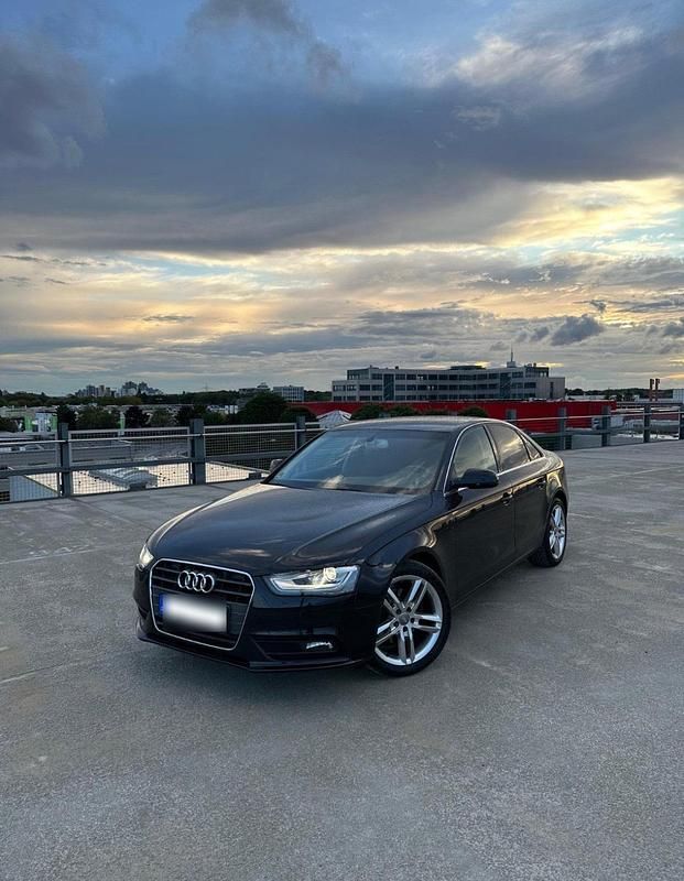 Gebraucht Audi A4 170 PS (125 kW) 2012 Schwarz Limousine