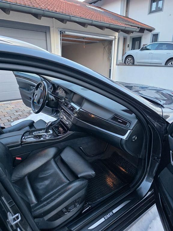 Gebraucht BMW 530 258 PS (189 kW) 2013 Grau Kombi