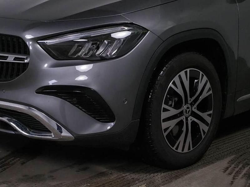 Gebraucht Mercedes GLA220 Progressive 190 PS (139 kW) 2024 Mountain grau (metallic) SUV