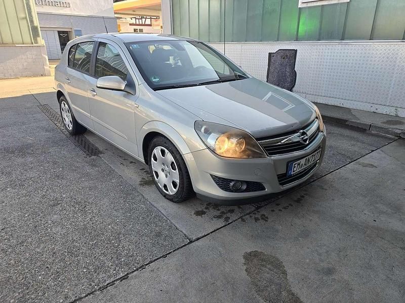 Gebraucht Opel Astra 120 PS (88 kW) 2007 Limousine