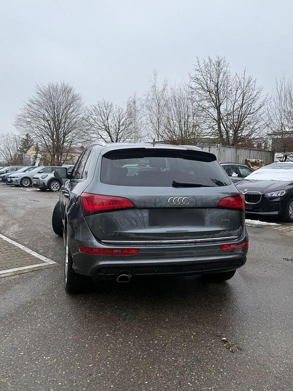 Usado Audi Q5 Comfort 190 HP (139 kW) 2016 Cinzento SUV