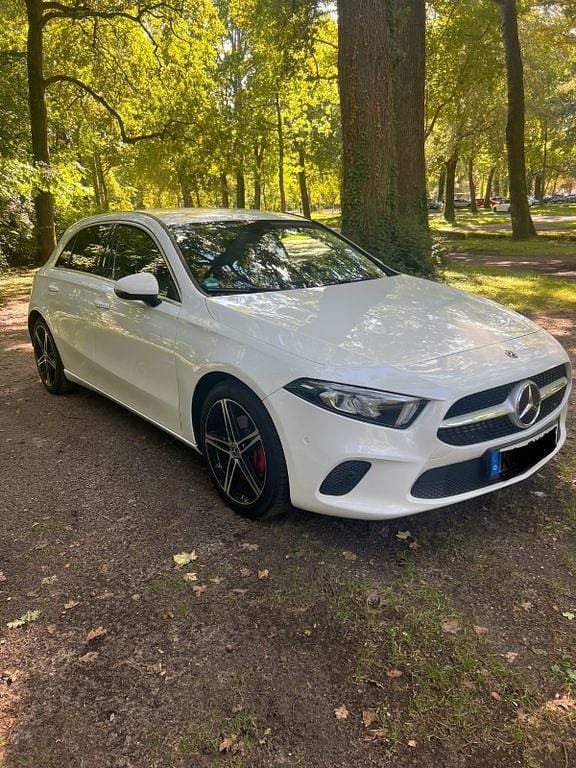 Weiß Gebraucht 2020 Mercedes A200 Limousine | 22.699 € (Fairer Preis) - Bild 1/4