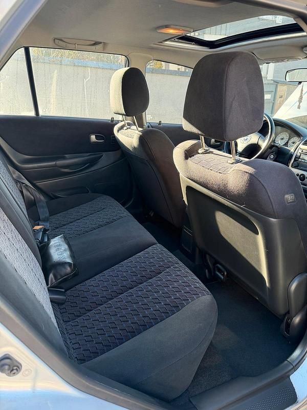 Gebraucht Mazda 323F 98 PS (72 kW) 2001 Silber Limousine