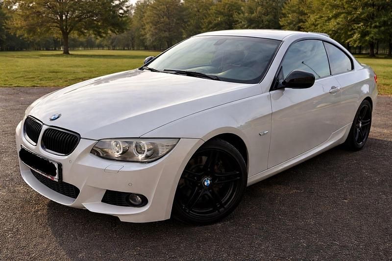 Second-hand BMW 330 Efficient Dynamics 245 CP (180 kW) 2011 Alb Coupe