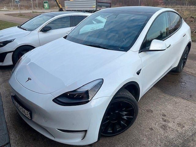 Weiß Gebraucht 2022 Tesla Model Y SUV | 31.700 € (Superpreis) - Bild 1/4
