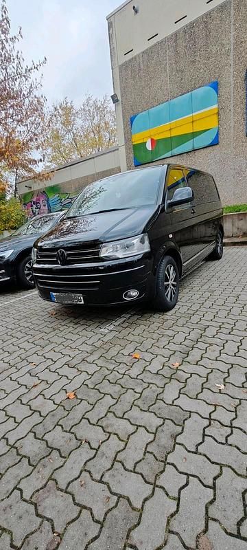 Schwarz Gebraucht 2015 VW T5 Van | 24.500 € - Bild 1/4