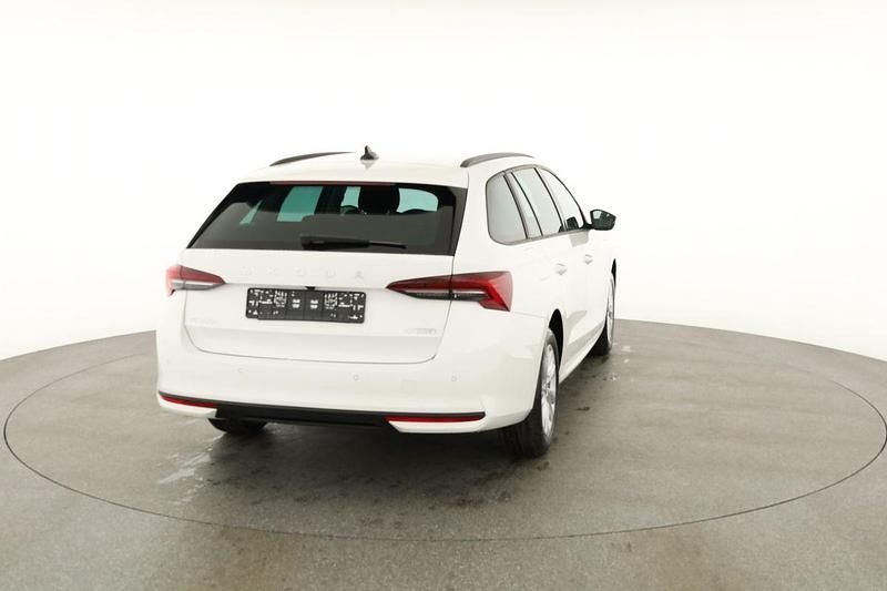 Neu Skoda Octavia Selection 2026 Candy weiß Kombi