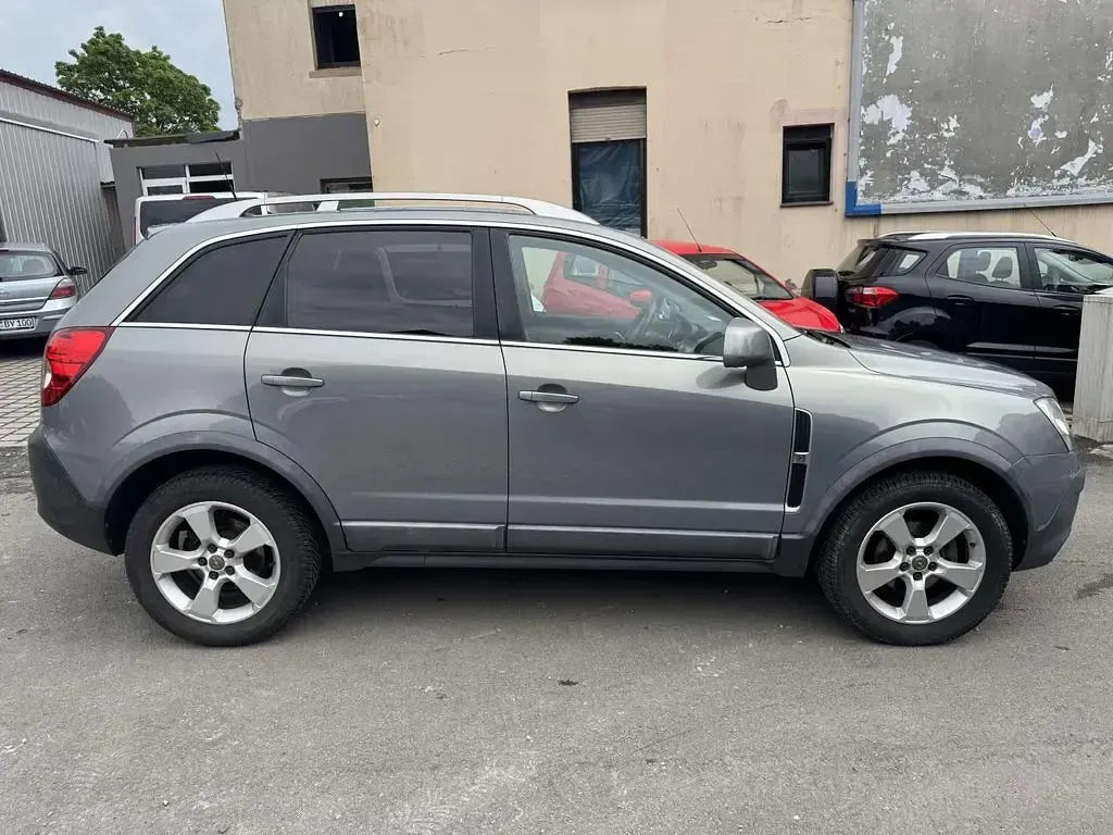 Używany Opel Antara Edition 150 KM (110 kW) 2010 Szary SUV