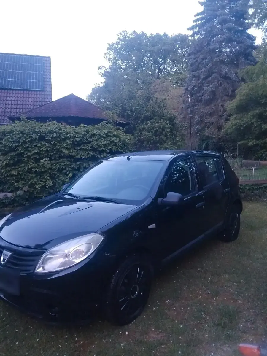 Używany Dacia Sandero 75 KM (55 kW) 2009 Czarny Hatchback