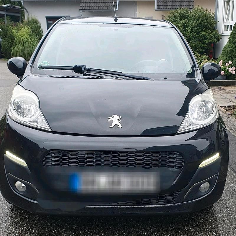 Schwarz Gebraucht 2012 Peugeot 107 Kleinwagen | 3.200 € - Bild 1/4