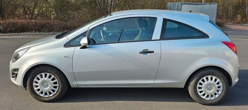 Gebraucht Opel Corsa Selection 86 PS (63 kW) 2014 Silber Kleinwagen