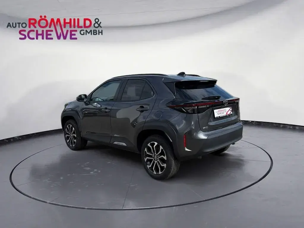 Neu Toyota Yaris Cross 116 PS (85 kW) 2026 Marlingrau mettalic SUV