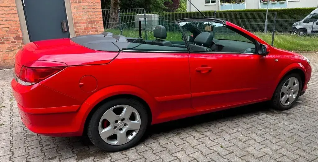 Gebraucht Opel Astra Cabriolet 140 PS (102 kW) 2008 Rot Cabrio