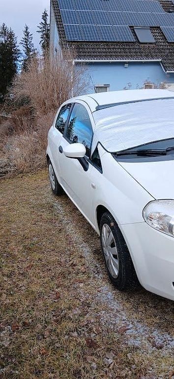 Gebraucht Fiat Punto 65 PS (47 kW) 2009 Weiß Kleinwagen