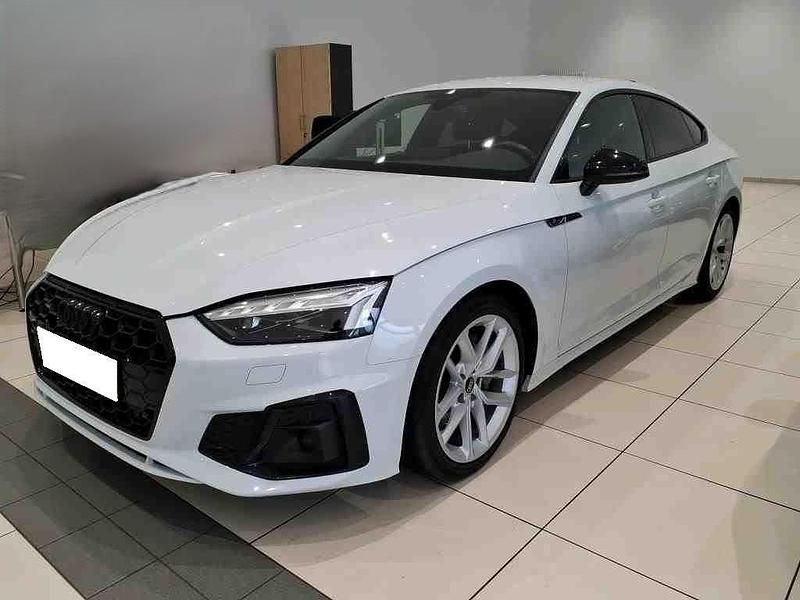 Gletscherweiß metallic Gebraucht 2022 Audi A5 Sportback S-Line Kleinwagen | 35.065 € (Guter Preis) - Bild 1/4