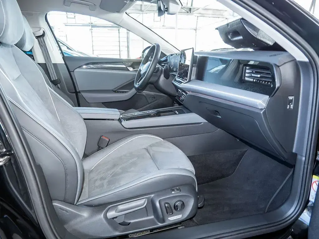 Gebraucht VW Passat Business 150 PS (110 kW) 2025 Schwarz / grenadillschwarz Kombi