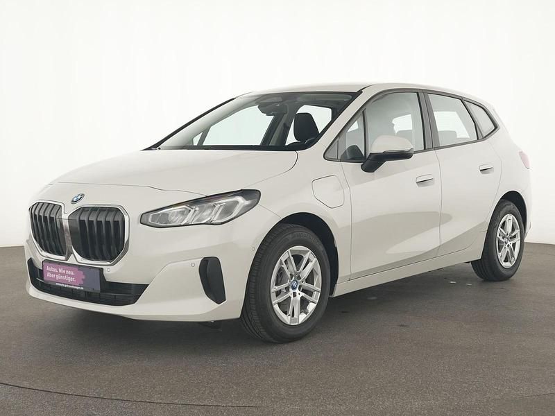 Alpinweiss Gebraucht 2023 BMW 225 Limousine | 30.325 € (Etwas zu teuer) - Bild 1/4