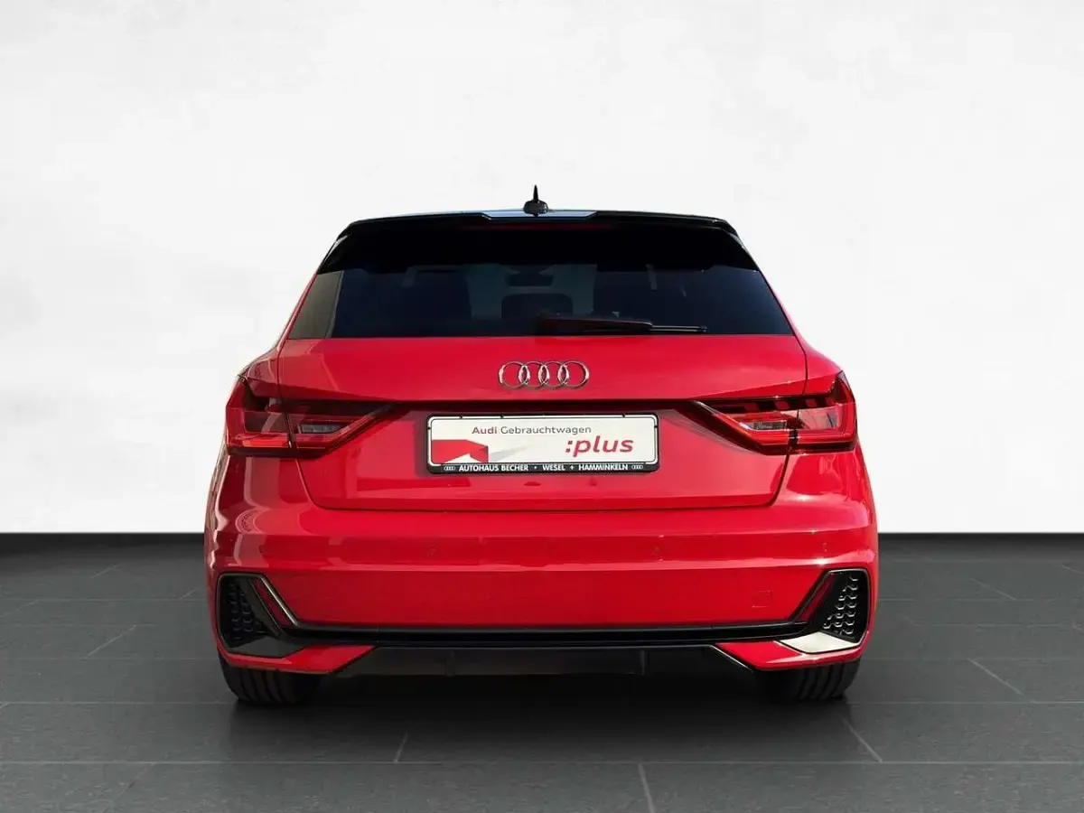 Gebraucht Audi A1 S-Line 95 PS (69 kW) 2024 Rot SUV
