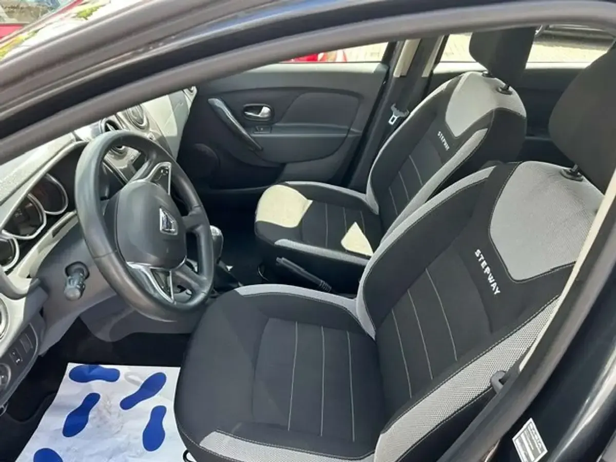 Gebraucht Dacia Sandero Prestige 101 PS (74 kW) 2020 Grau "comete" Kleinwagen