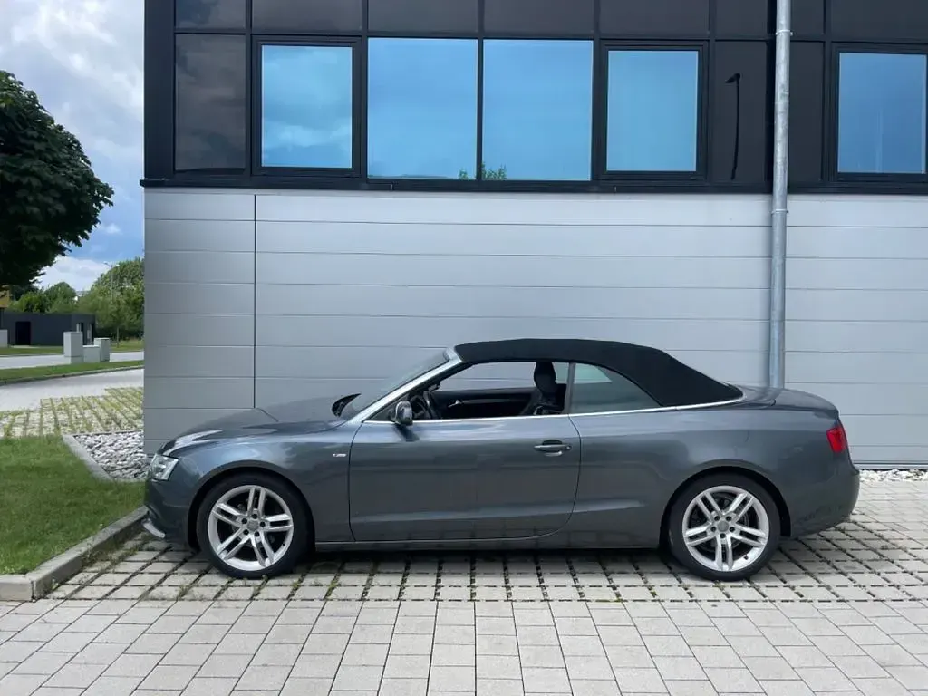 Gebraucht Audi A5 Cabriolet S-Line 177 PS (130 kW) 2011 Grau Cabrio