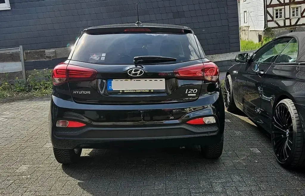 Gebraucht Hyundai i20 Active 101 PS (74 kW) 2020 Schwarz Kleinwagen