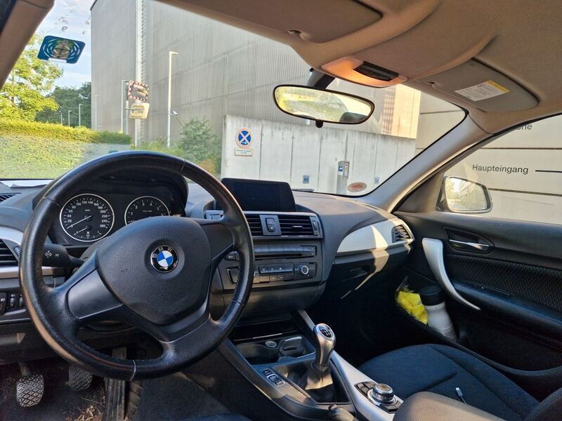 Schwarz Gebraucht 2012 BMW 116 Kleinwagen | 5.850 € (Guter Preis) - Bild 1/4