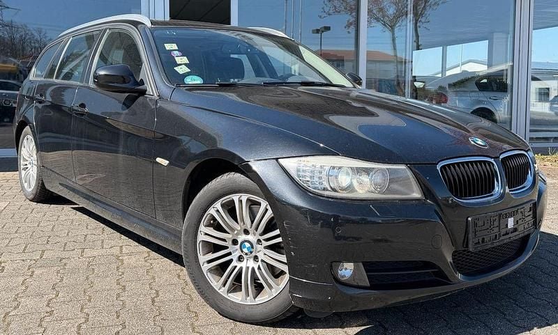 Gebraucht BMW 318 143 PS (105 kW) 2013 Schwarz Kombi