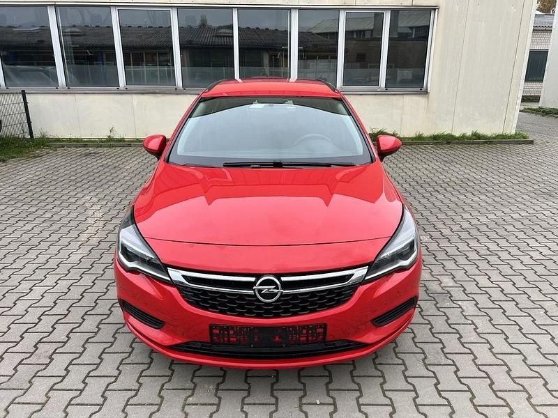 Gebraucht Opel Astra Edition 105 PS (77 kW) 2018 Rot Kombi
