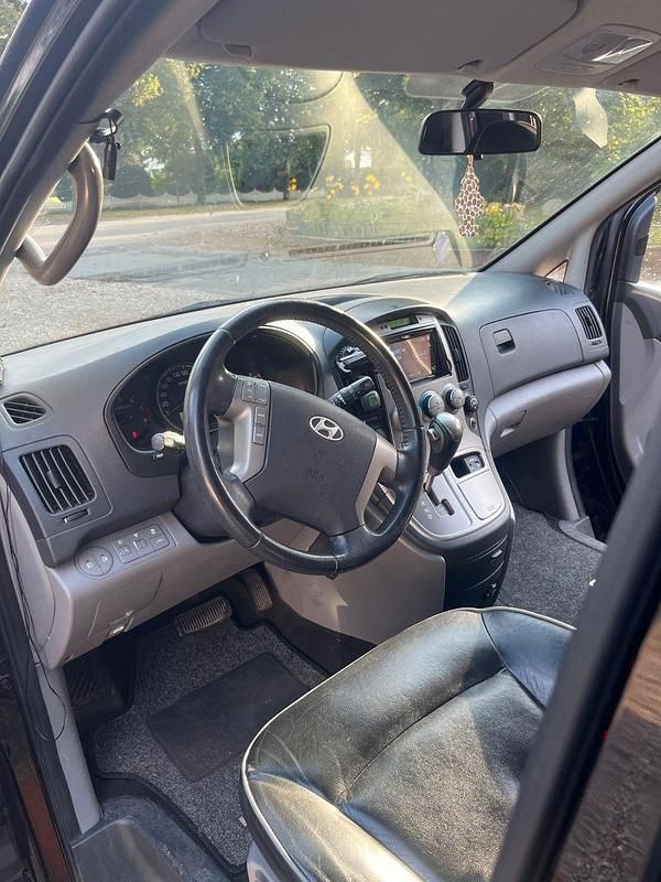 Gebraucht Hyundai H-1 Premium 170 PS (125 kW) 2013 Schwarz Van / Kleinbus