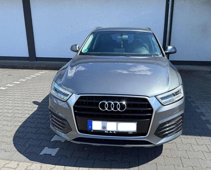 Grau Gebraucht 2016 Audi Q3 SUV | 17.500 € (Fairer Preis) - Bild 1/4