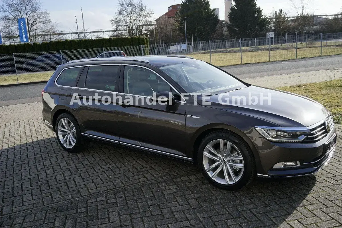 Gebraucht VW Passat Highline 190 PS (139 kW) 2015 Schwarz Kombi