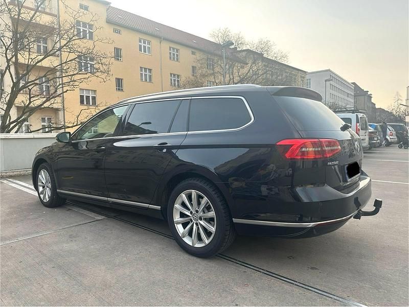 Gebraucht VW Passat 120 PS (88 kW) 2018 Schwarz Kombi