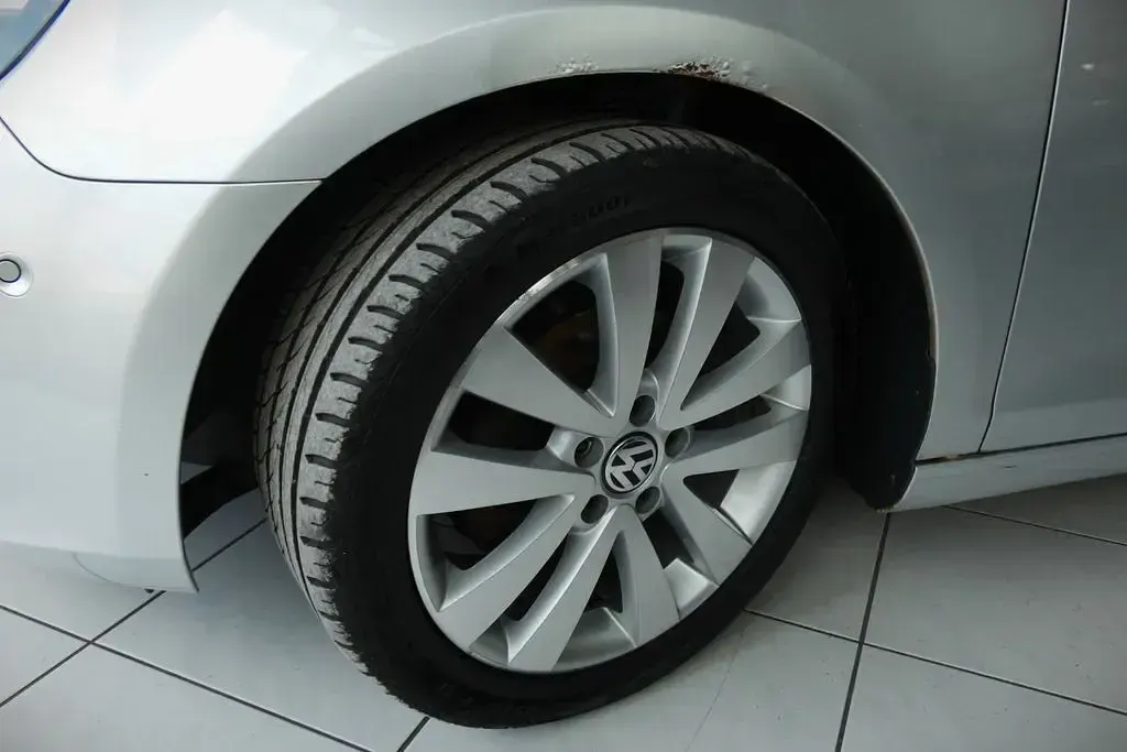 Gebraucht VW Golf VI Team 122 PS (89 kW) 2011 Silber Limousine