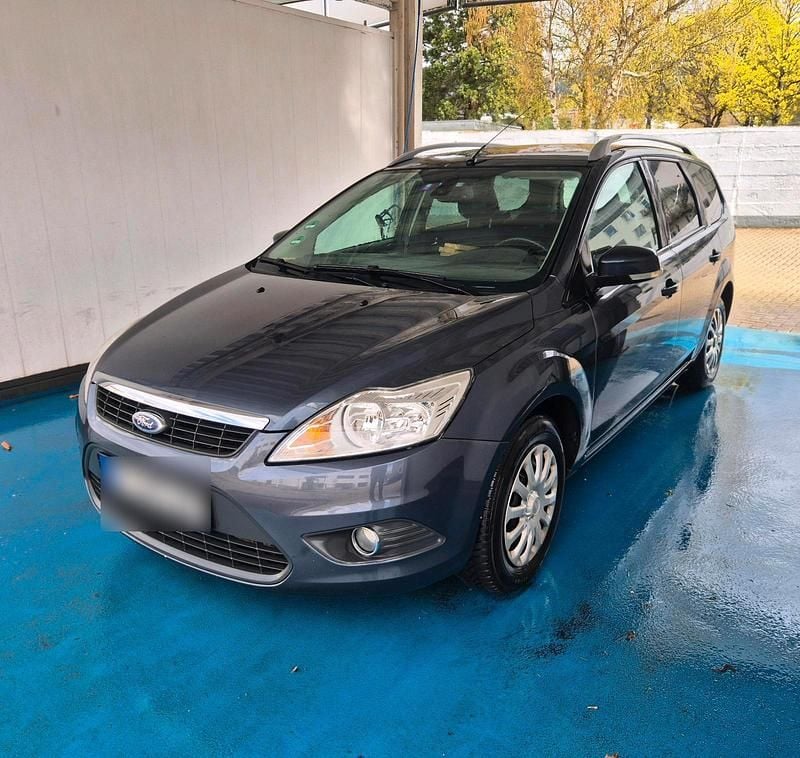 Gebraucht Ford Focus Titanium 109 PS (80 kW) 2011 Grau Kombi