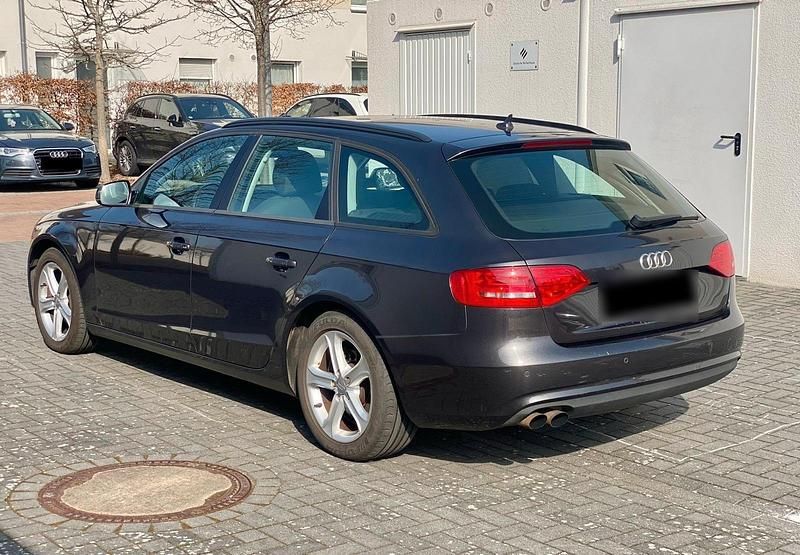 Gebraucht Audi A4 177 PS (130 kW) 2013 Grau Kombi