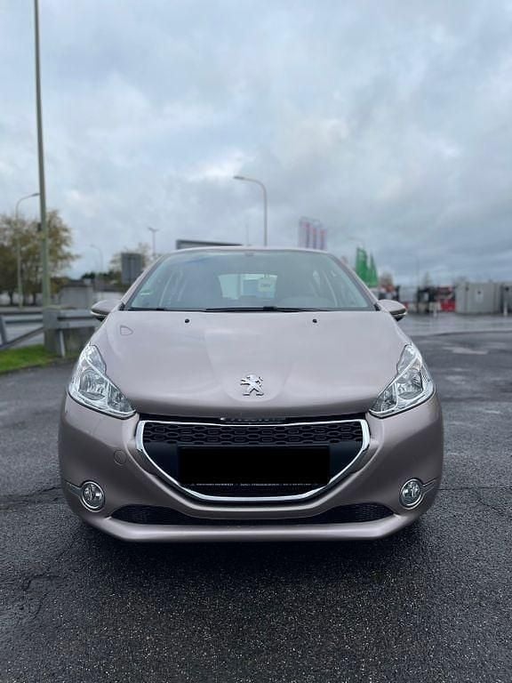 Gebraucht 2012 Peugeot 208 Allure Kleinwagen | 4.900 € (Guter Preis) - Bild 1/4